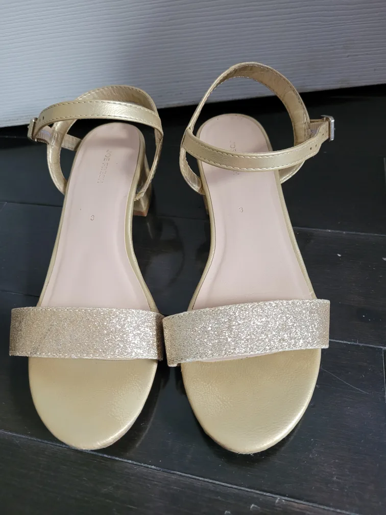 Joe Fresh Gold Sandals - Girls Size 3 image indicator(2)