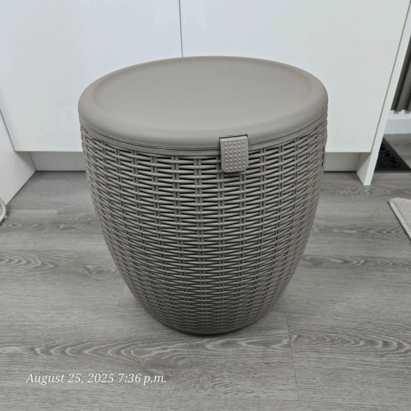 9.5 Gallon Outdoor Storage Table thumbnail