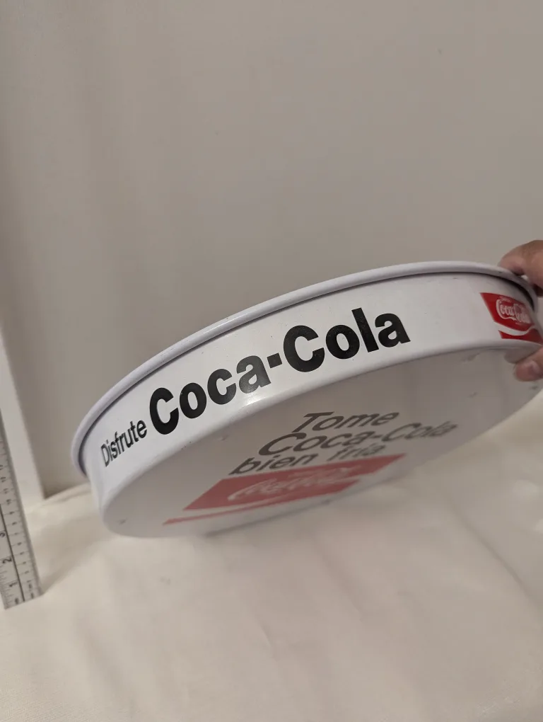 Vintage Mexican 1970s Coca-Cola Serving Tray Couple in garden image indicator(3)