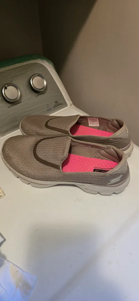 Skechers  Slip-On Shoes for women size 10 thumbnail