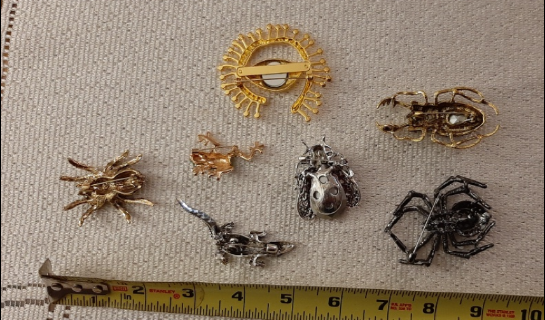 Various Brooches $10 each - photo 2
