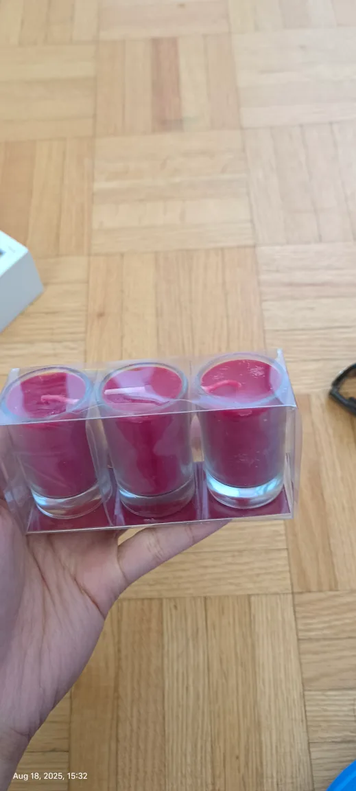 Dollarama Tealight Candles, Set of 3, Red thumbnail
