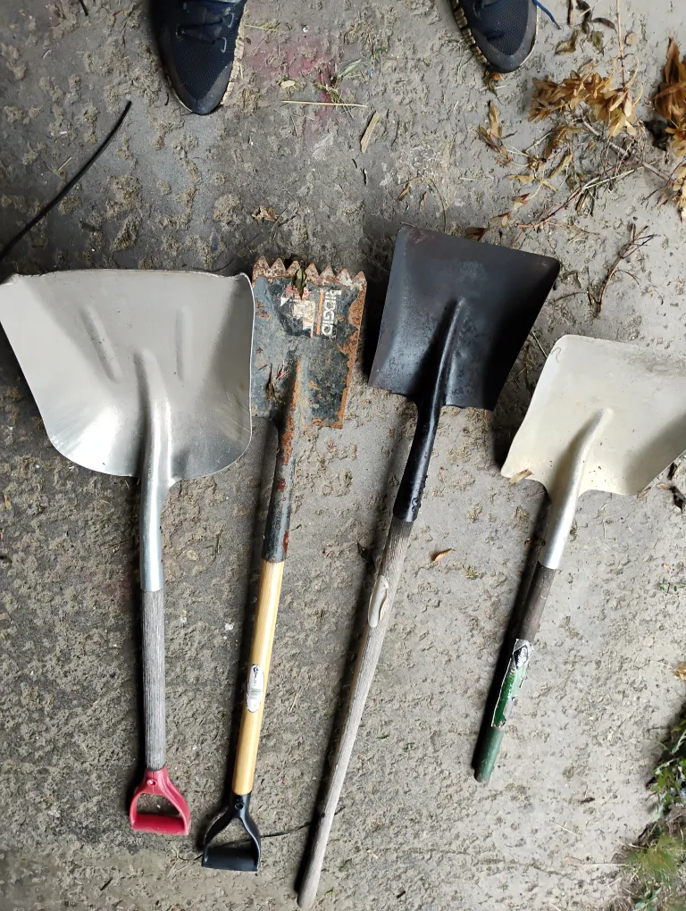 Used Shovels - Gardening Tools x4