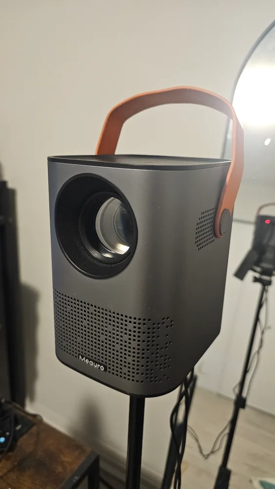 Meauro Portable Projector thumbnail