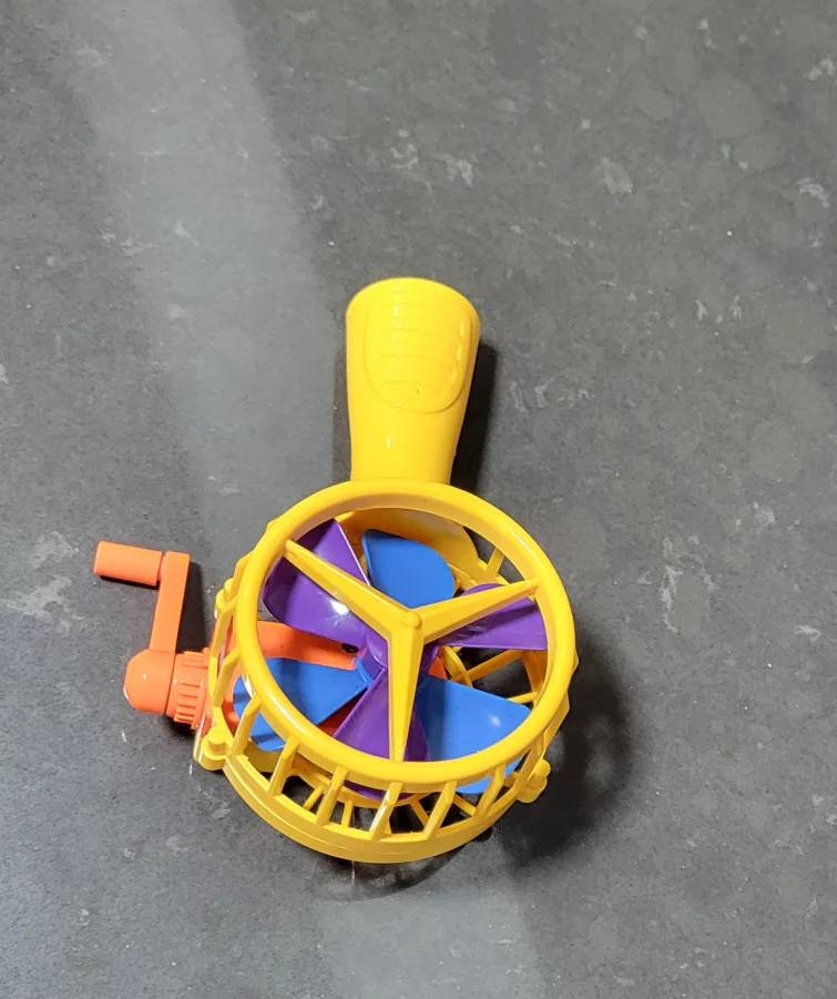 Hand Crank Fan - Yellow image indicator(4)