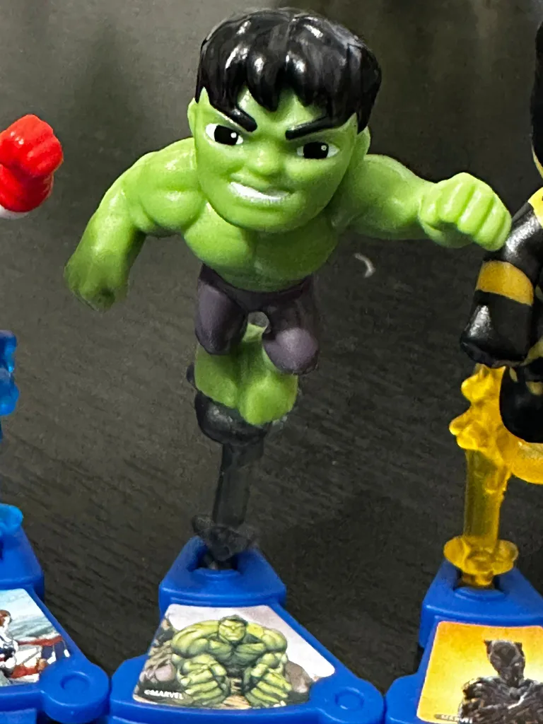 Kinder Chocolate Surprise Marvel Avengers Figures! Popular! image indicator(2)