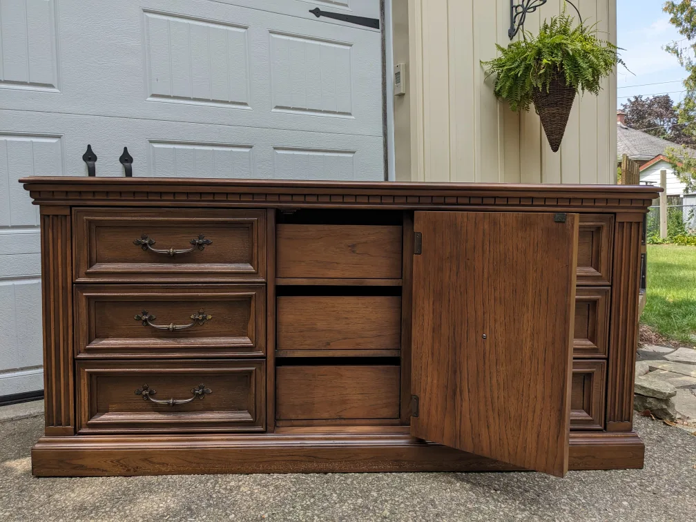 9 Drawer Dresser By Kroehler image indicator(2)