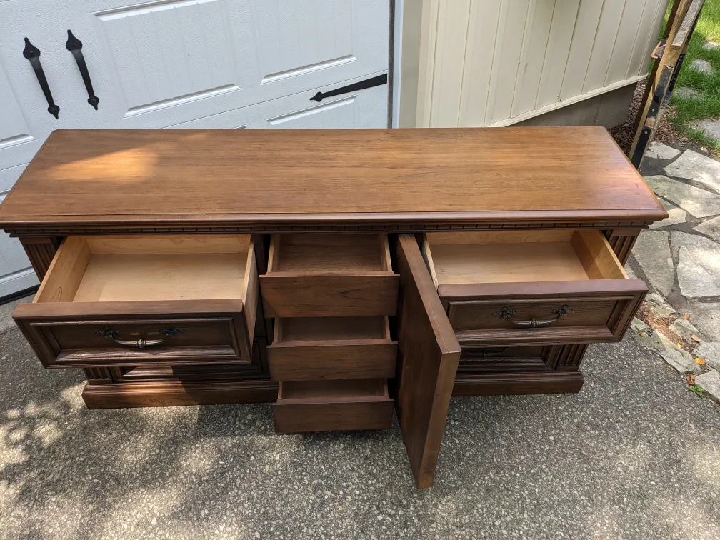 9 Drawer Dresser By Kroehler image indicator(6)