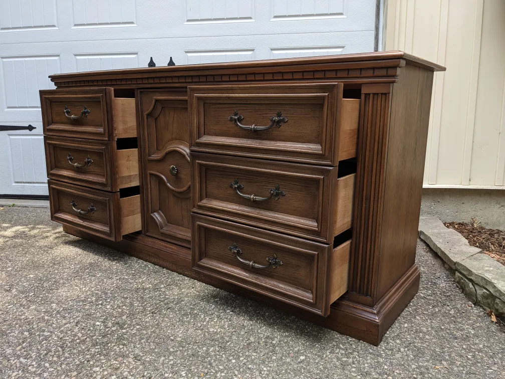 9 Drawer Dresser By Kroehler image indicator(7)