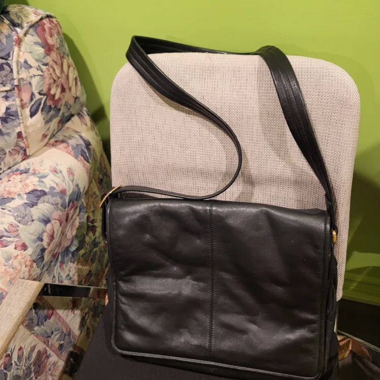 Black Leather Shoulder Bag thumbnail