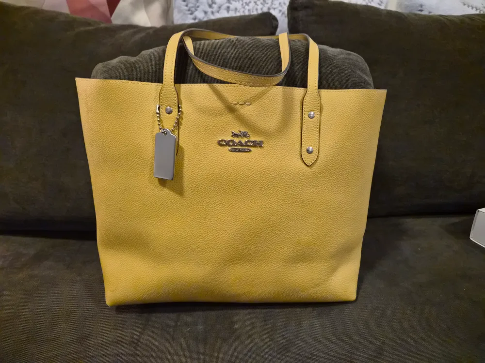 Coach Yellow Leather Tote Bag image indicator(2)