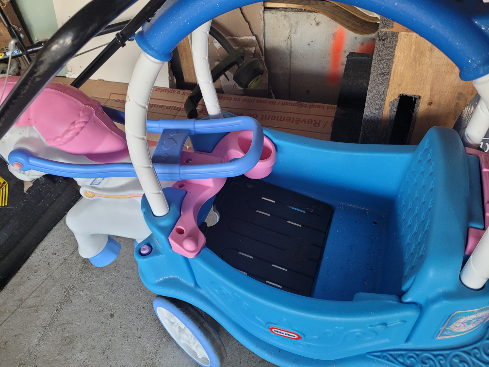 Little Tikes Princess Horse & Carriage Ride-On - photo 2