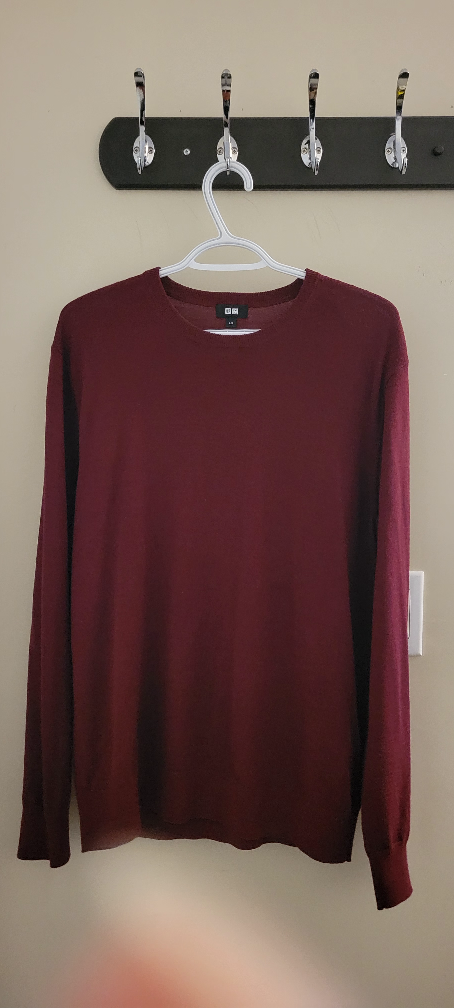 Uniqlo Burgundy Crew Neck Sweater - Size Large