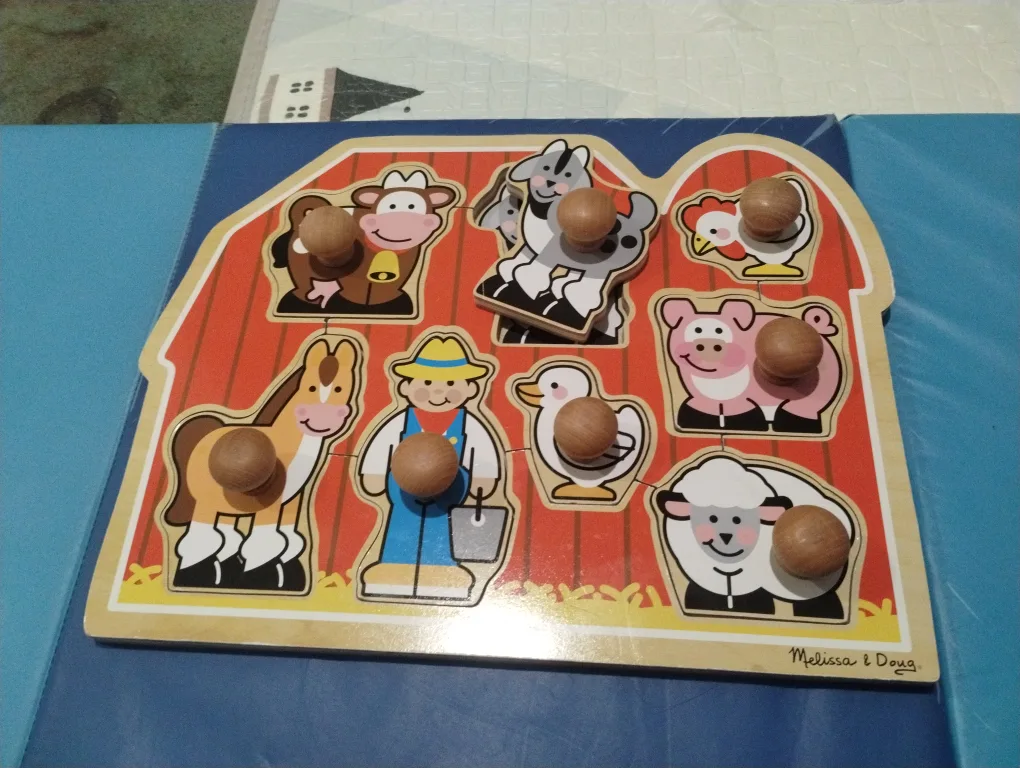 Melissa & Doug Barnyard Wooden Puzzle thumbnail