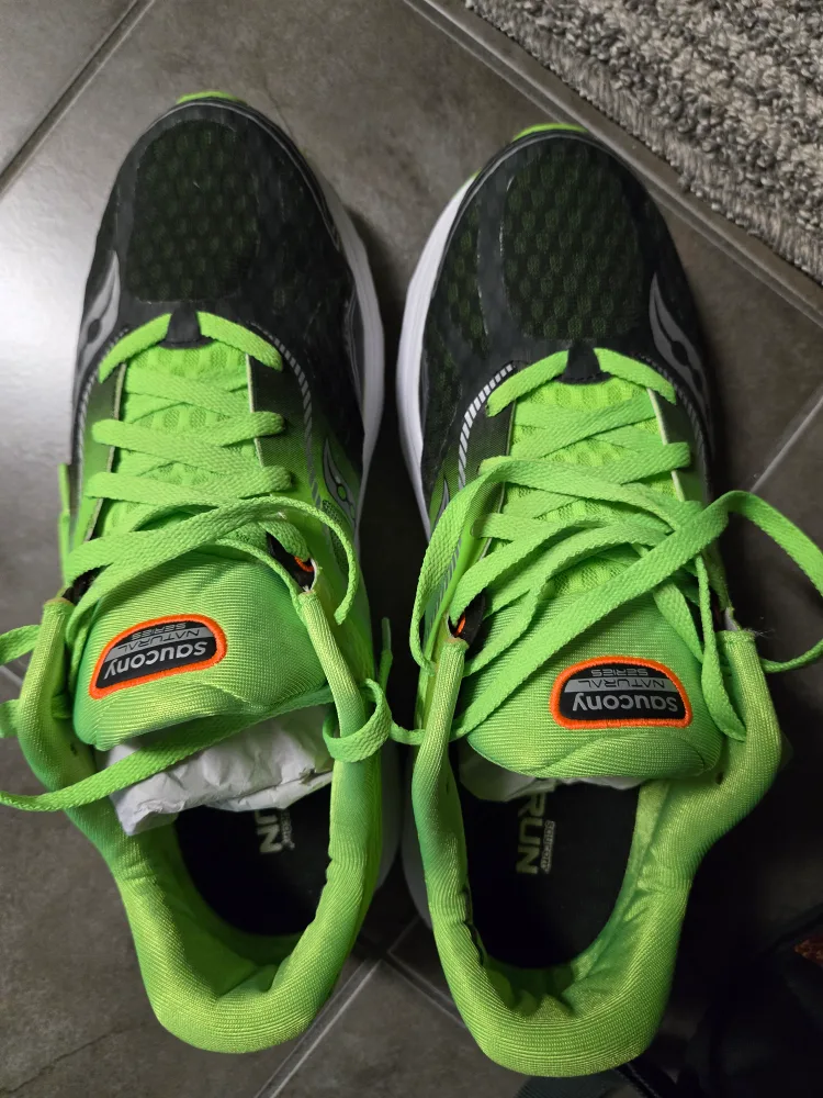 Saucony Running Shoes - Mens US 10 image indicator(4)