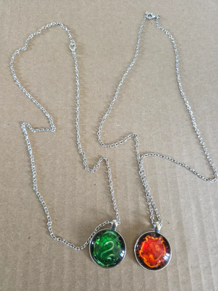 Harry Potter House Gryffindor and Slytherin Necklaces image indicator(4)
