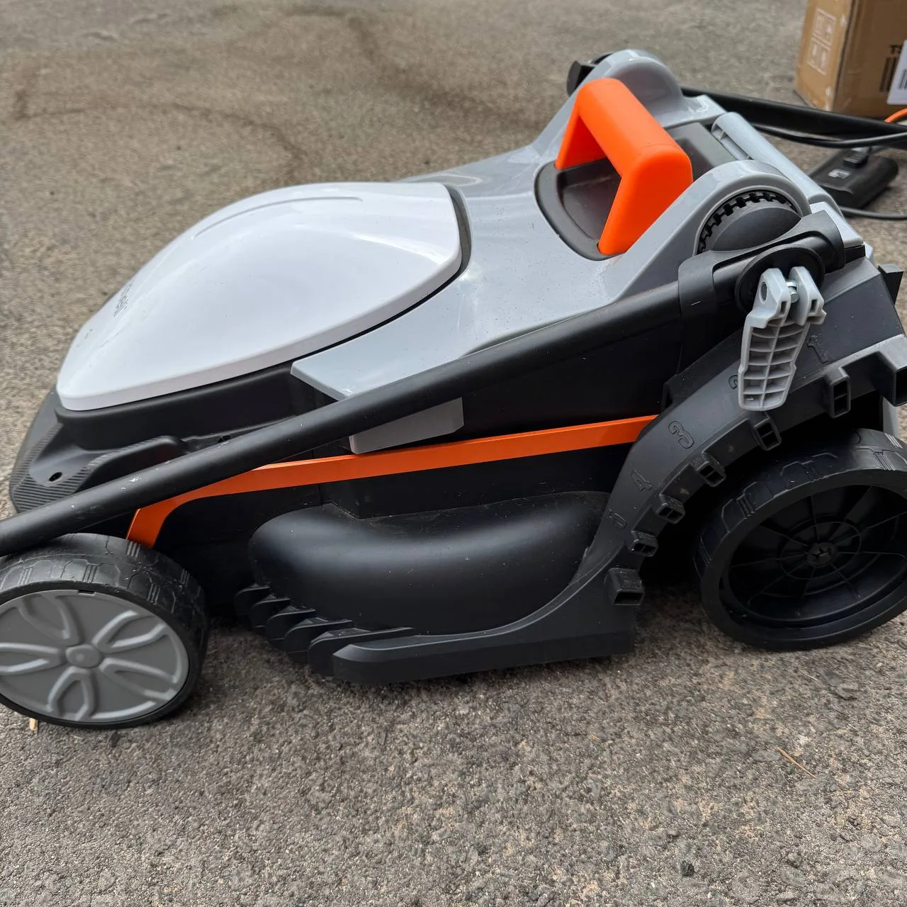 16’’ Electric Cordless Lawn Mower – Parts Only thumbnail
