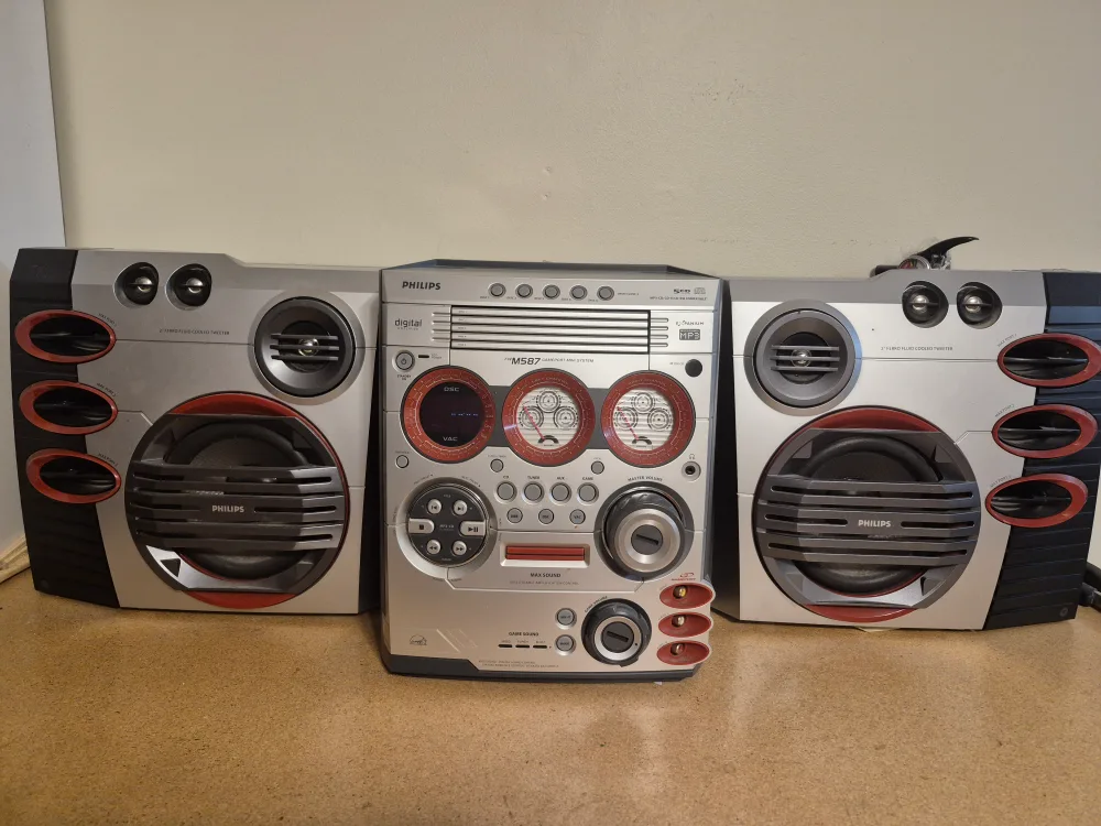 Philips FW M587 Stereo System thumbnail