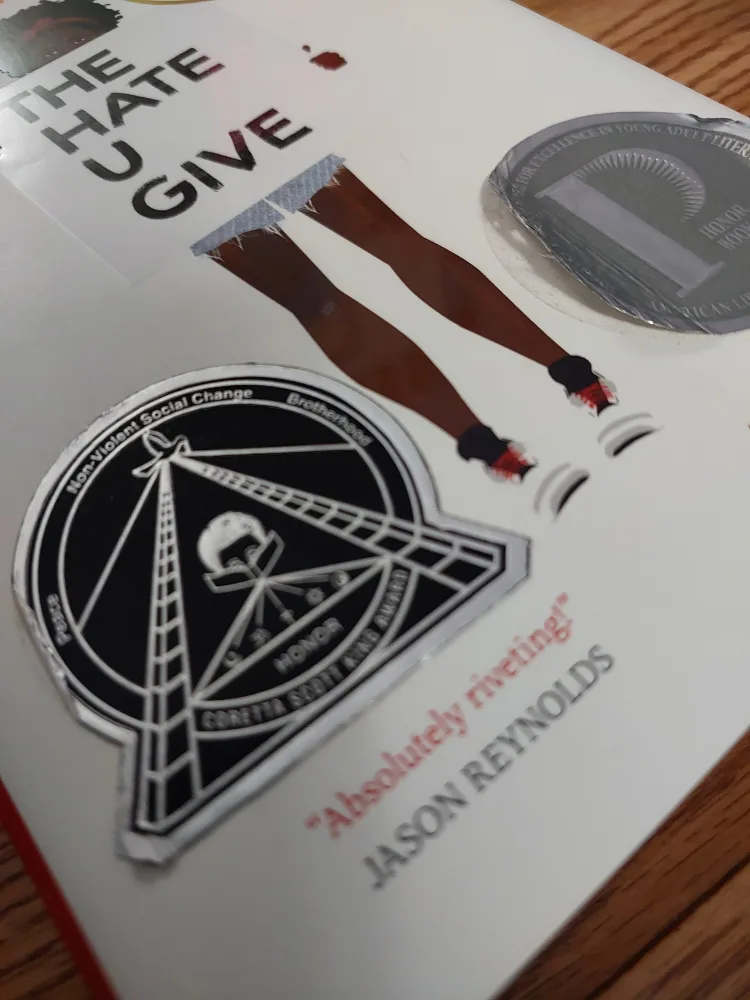 The Hate U Give by Angie Thomas image indicator(2)