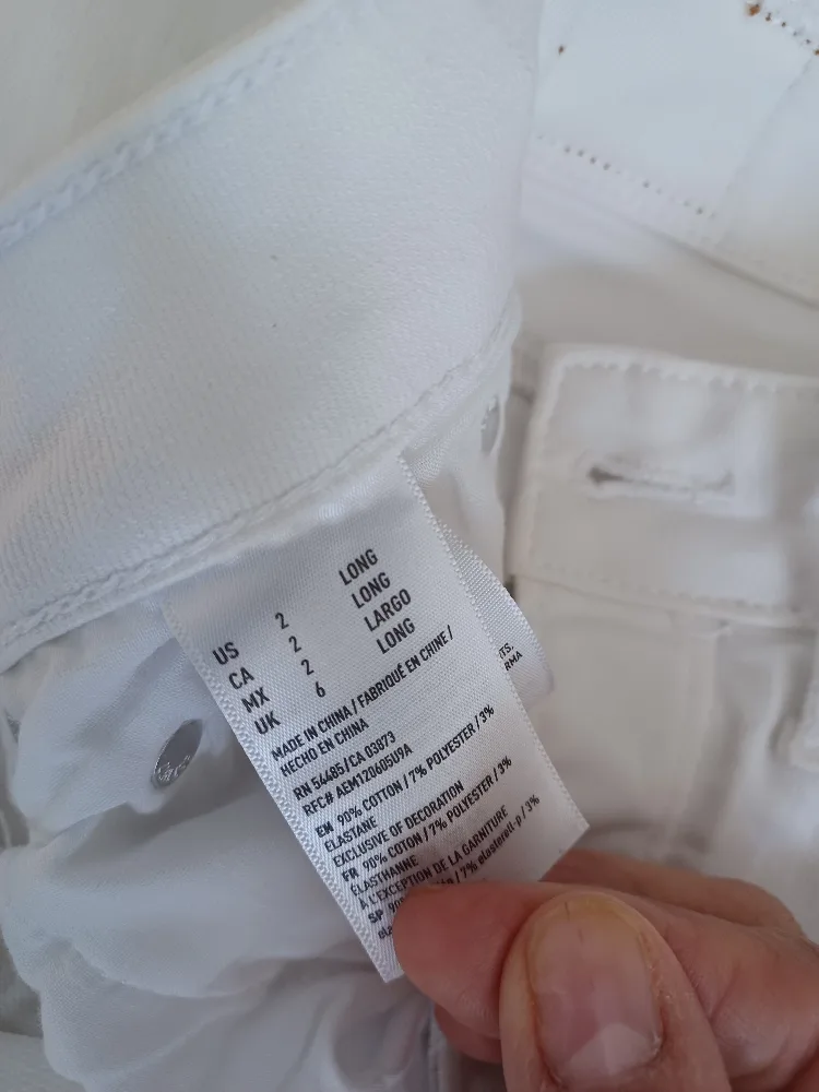 American Eagle White Wide Leg Jeans - Size 2 image indicator(3)