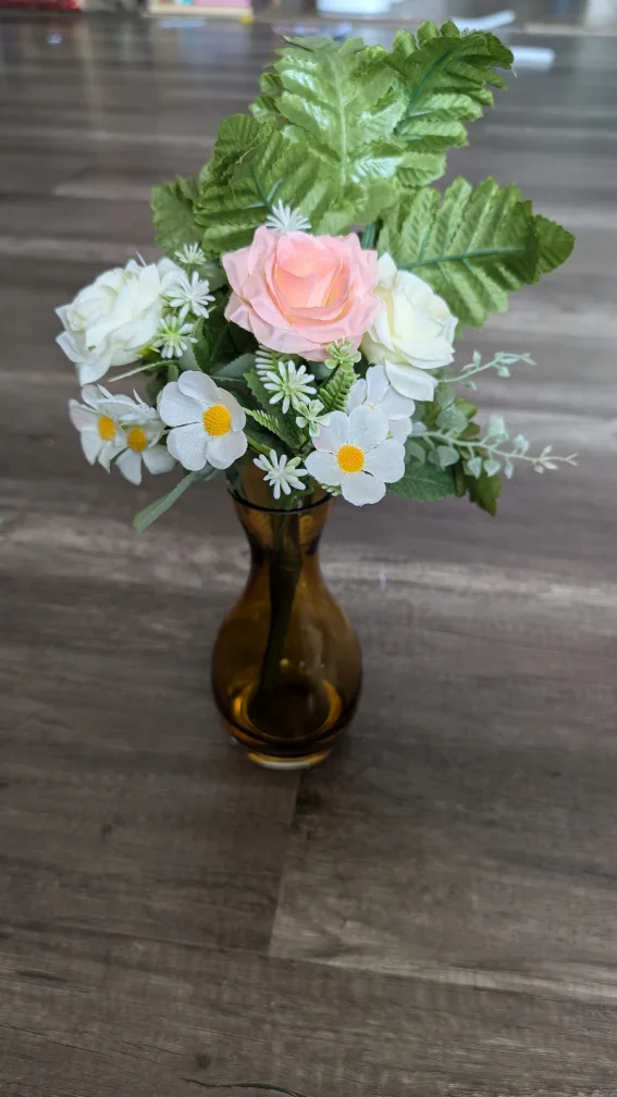Floral Arrangement in Vase thumbnail