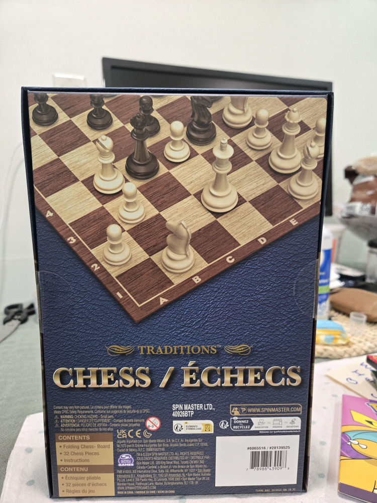 Traditions Chess/Échecs Set - Spin Master