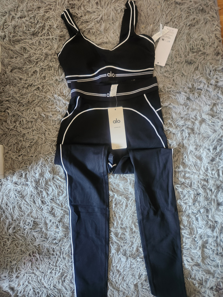 New Alo Yoga Black & White Set - photo 4