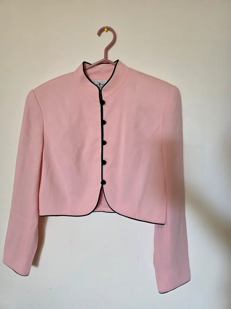 New tagged Evan-Picone Pink Cropped Jacket Size 8 thumbnail