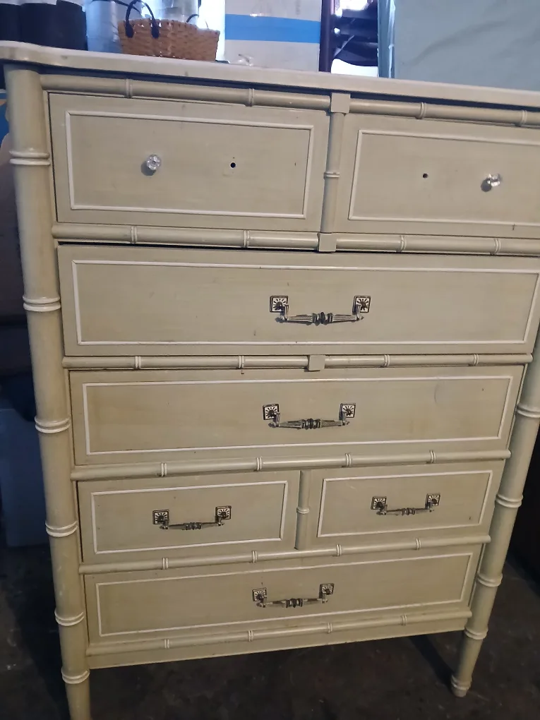 butifull  dresser thumbnail