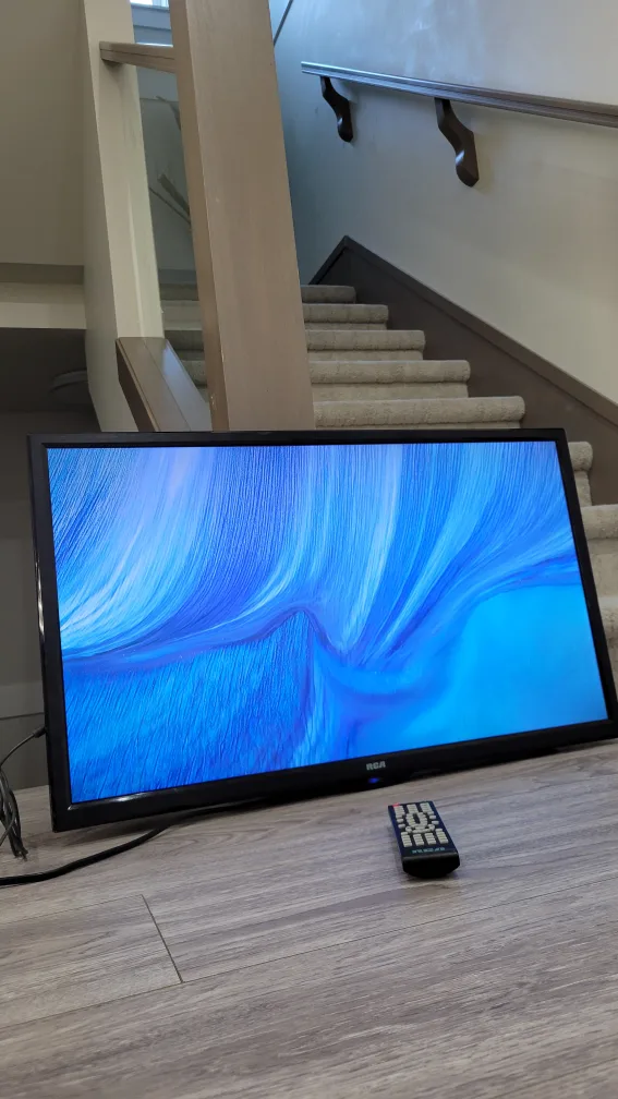 32" RCA LED TV image indicator(3)