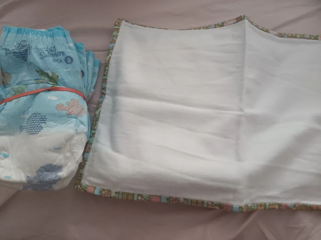 Huggies diapers size 3 + Burp Cloths thumbnail