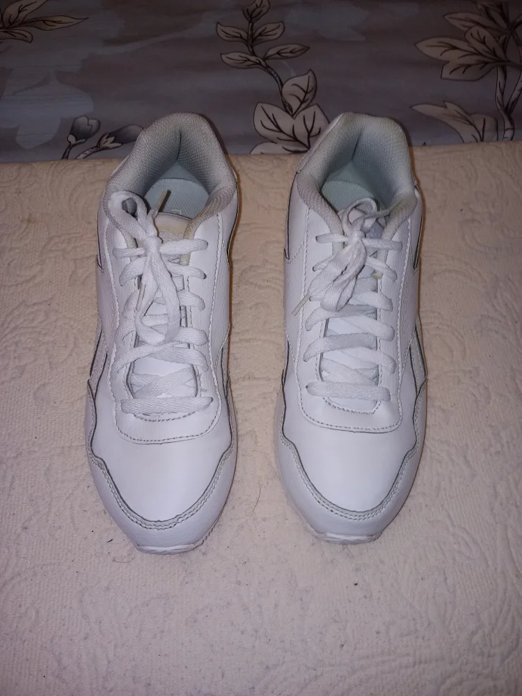 Reebok Womens Running Shoes - Size 4.5 thumbnail
