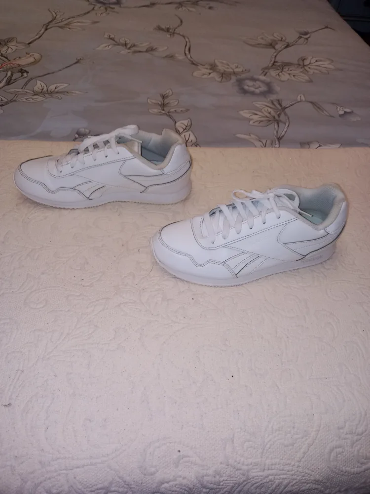 Reebok Womens Running Shoes - Size 4.5 image indicator(2)