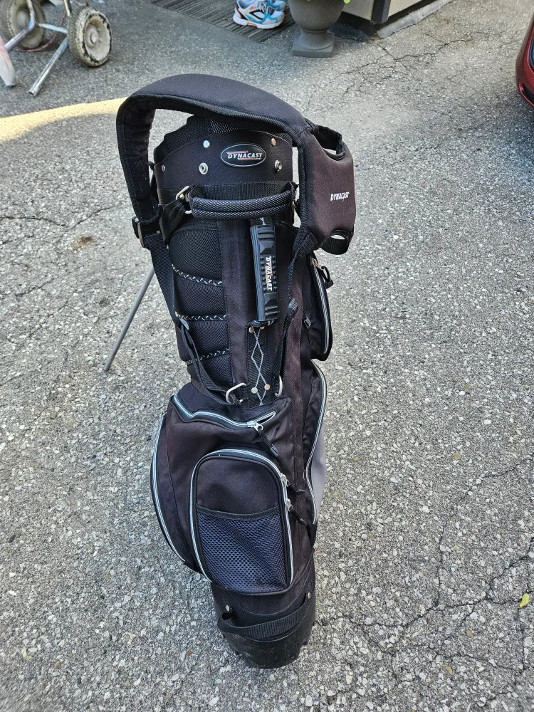 Dynacast Golf Bag - Black image indicator(5)