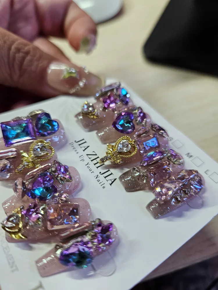 Jia Zhi Jia Press-On Nails image indicator(2)