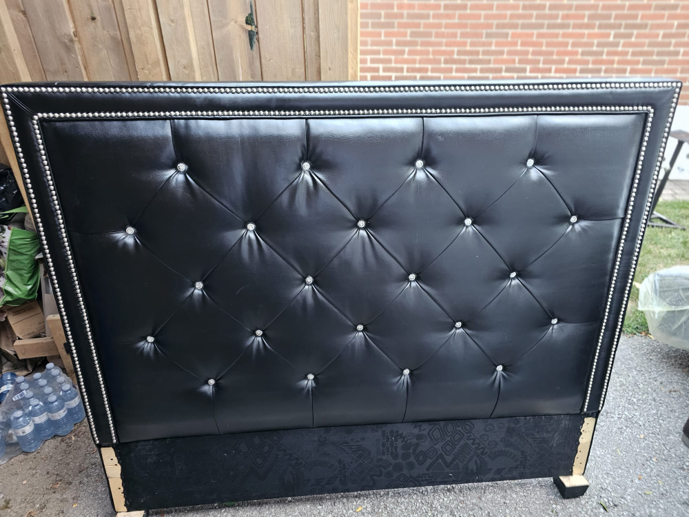 Serta iCollection Queen Mattress & Headboard with full frame