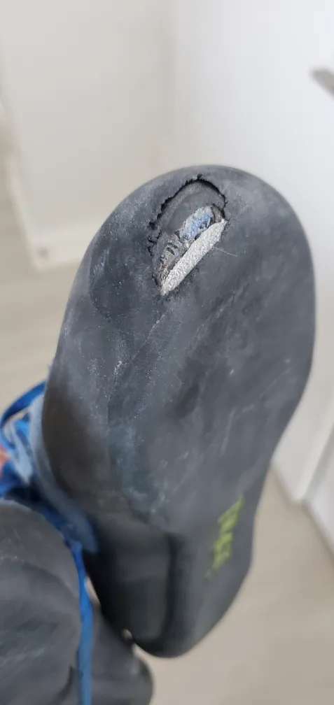 Five Ten Climbing Shoes - Size 38 (6US) image indicator(4)