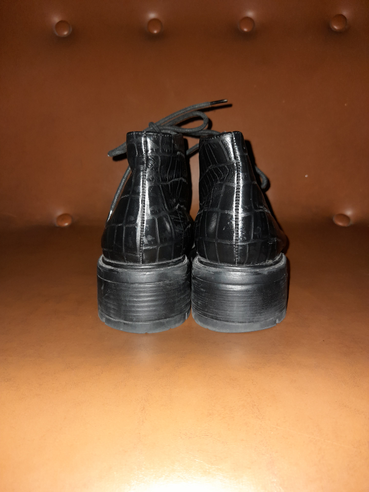 Black Ankle Boots with Crocodile Pattern - photo 5