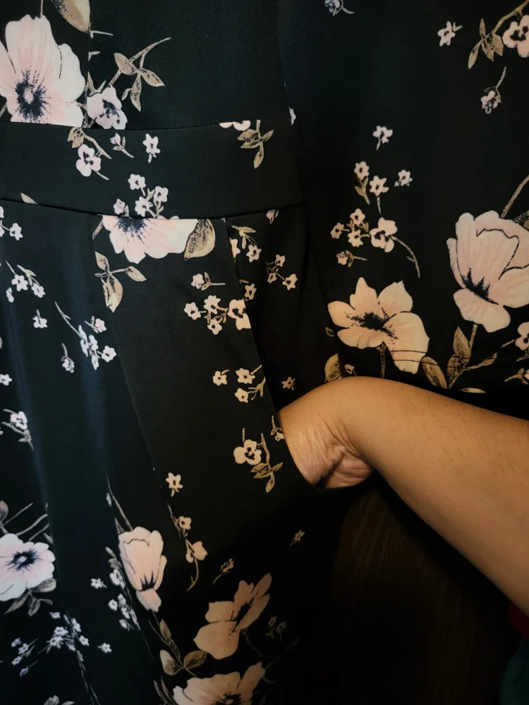 Suzy Shier Dress Size: Large image indicator(7)