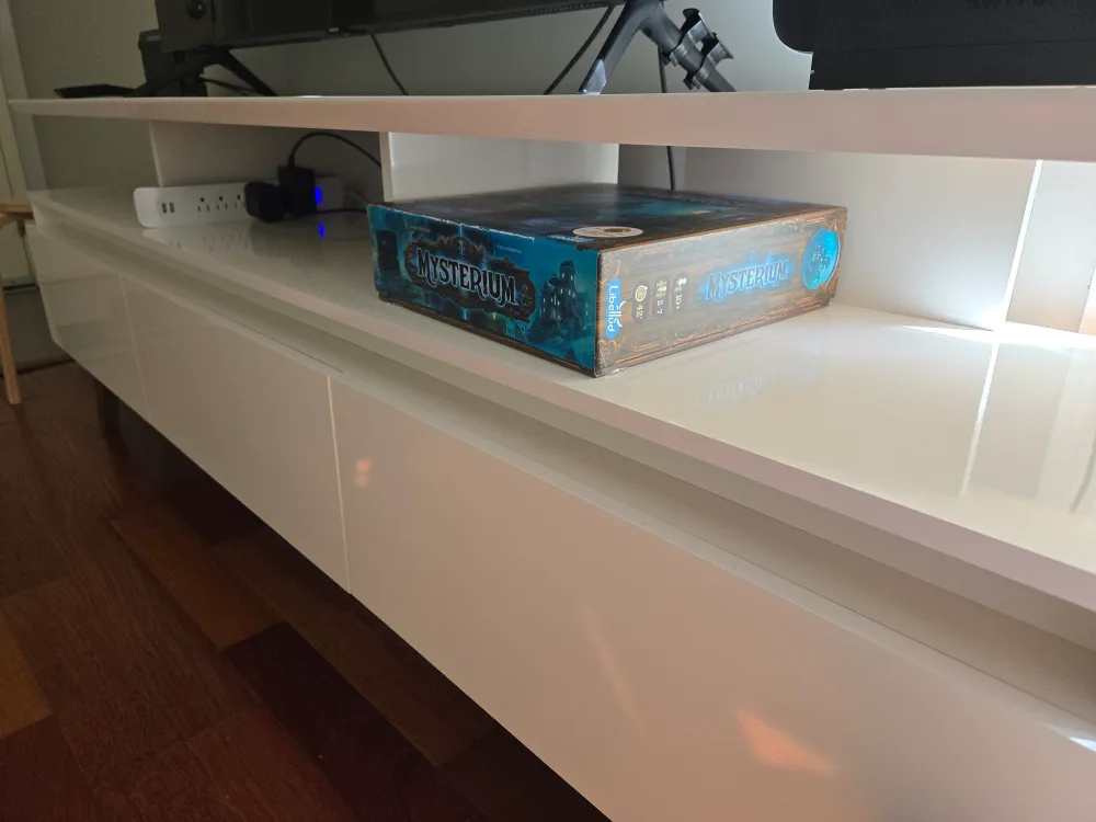 White TV Stand with Wooden Legs 1,80m image indicator(4)