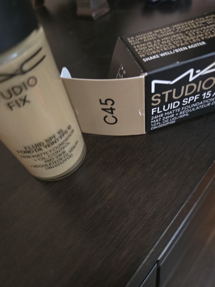 MAC Studio Fix Fluid SPF 15 Foundation - C45 - photo 3