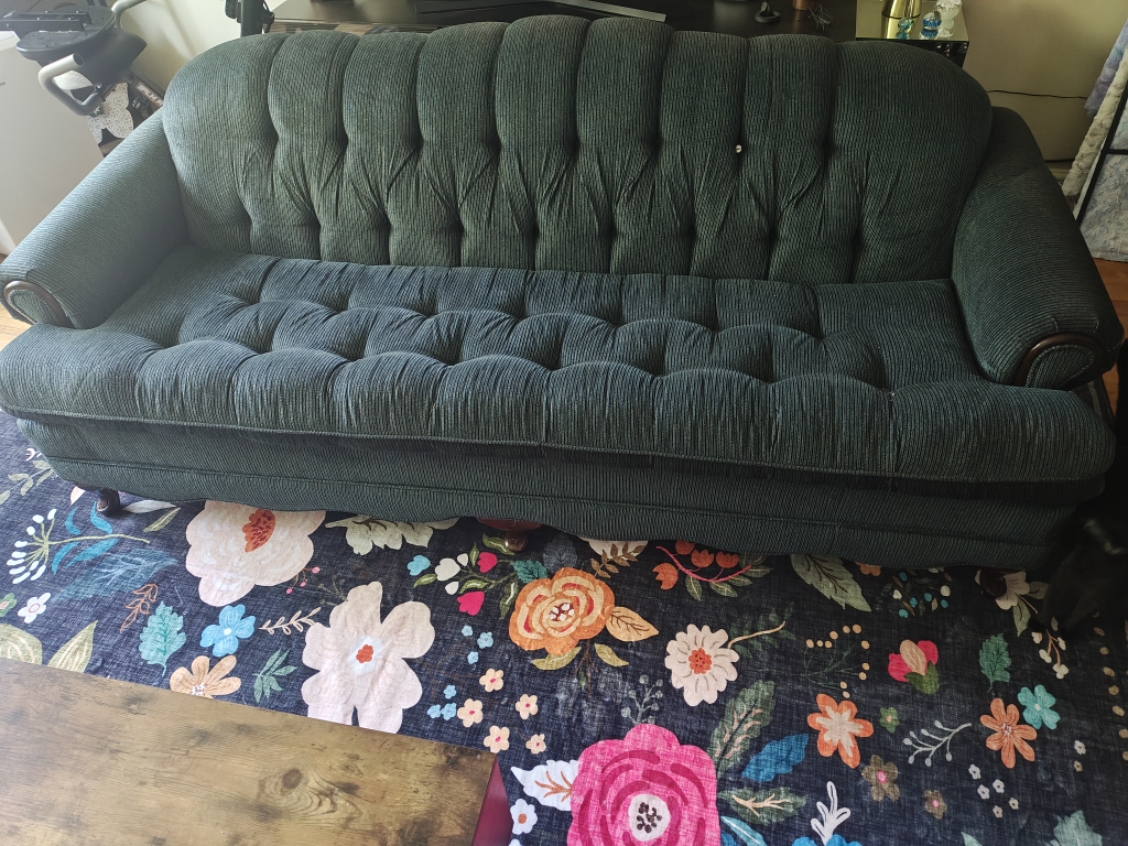 Beautiful  dark green couch! Excellent condition - photo 2