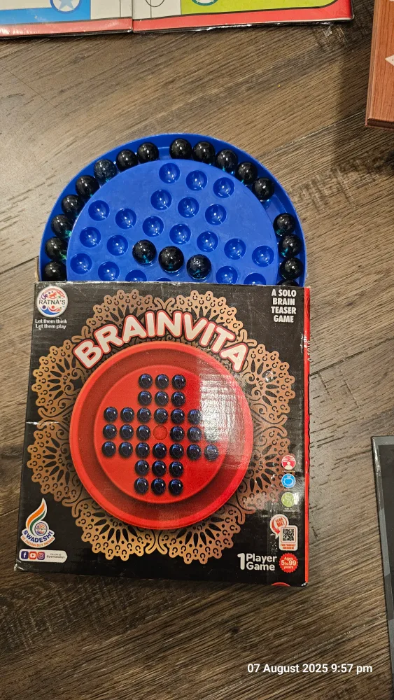 Ratna's Brainvita Solo Brain Teaser Game thumbnail