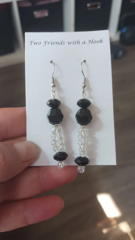 Handmade Beaded Dangle Earrings thumbnail