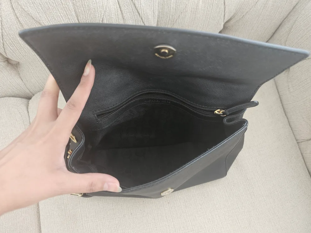 Authentic Michael Kors Black Leather Handbag image indicator(3)