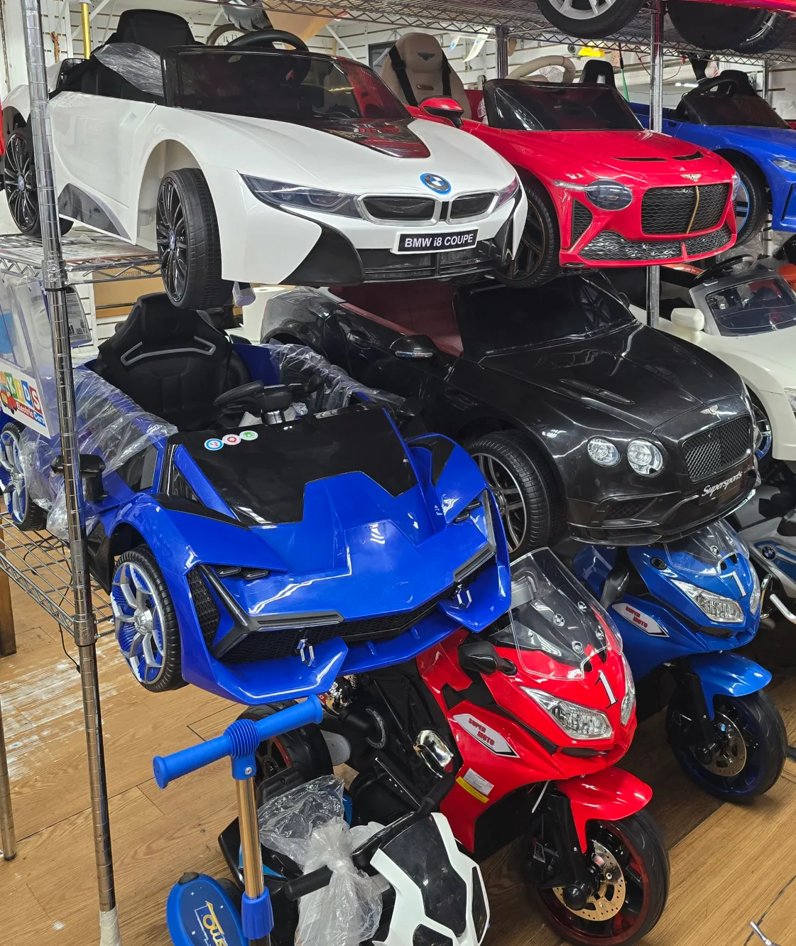 Kids Ride-On Cars - BMW, Bentley, Audi image indicator(3)