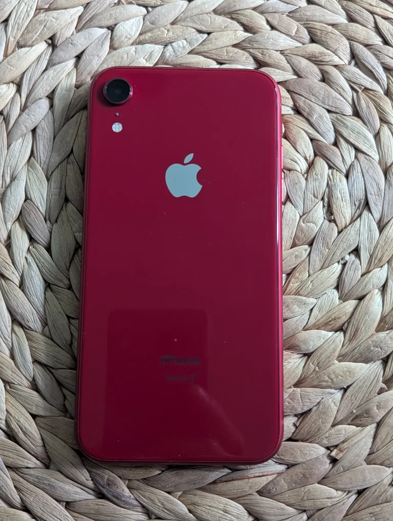 Apple iPhone XR Red 64GB image indicator(2)