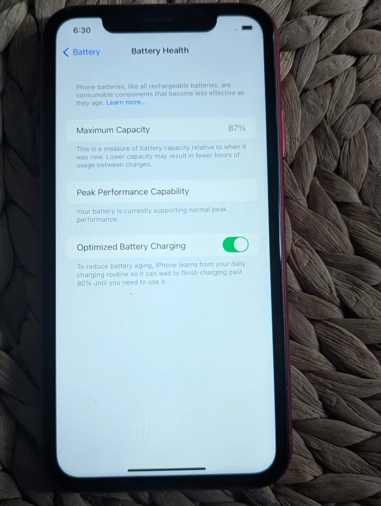 Apple iPhone XR Red 64GB image indicator(4)