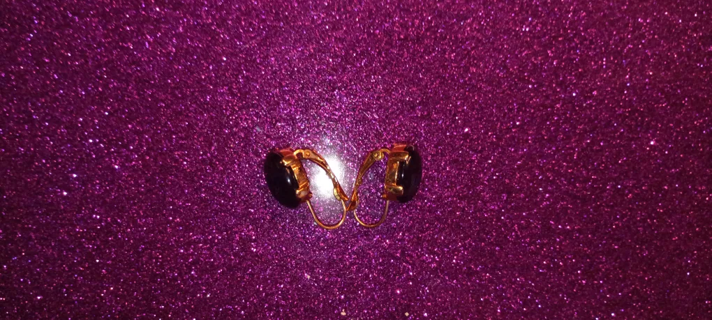 Earrings thumbnail