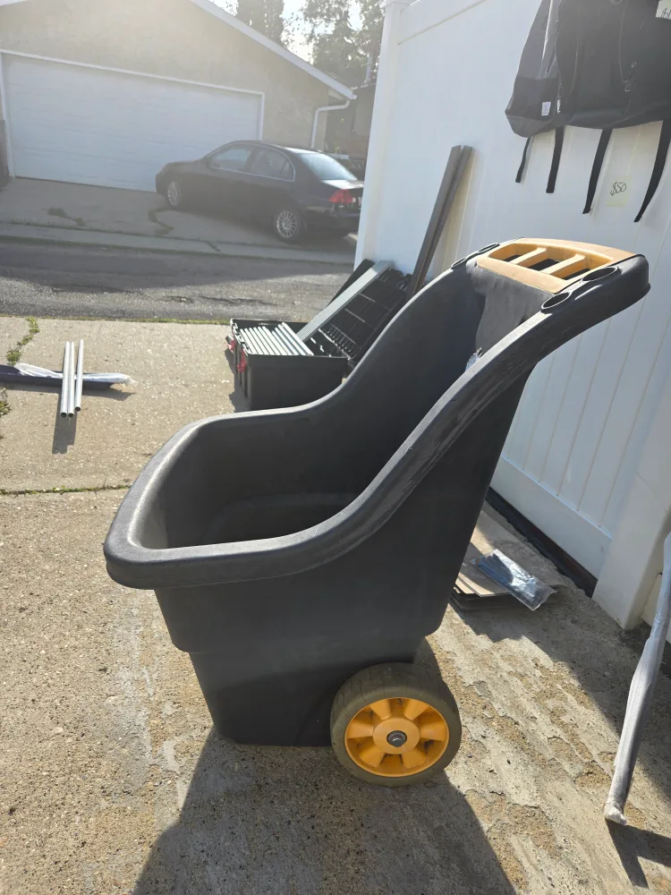 Black Garden Cart Wheelbarrow image indicator(2)